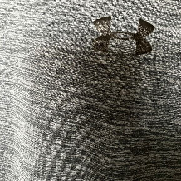 Under Armour Tech Tee XL Gray V-Neck Men’s Moisture Wicking Athletic Shirt - Picture 2 of 7